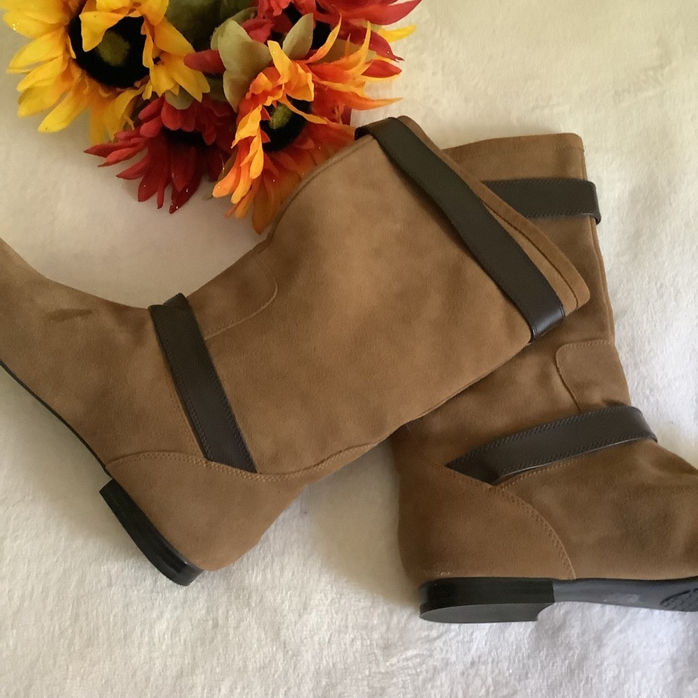 NWOT White Mountain Suede Boots - Picture 4 of 10